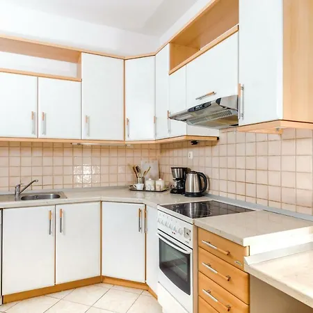Yean Apartment Kastela