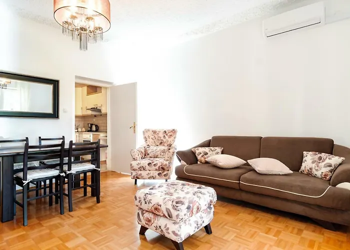 Yean Apartment Kastela