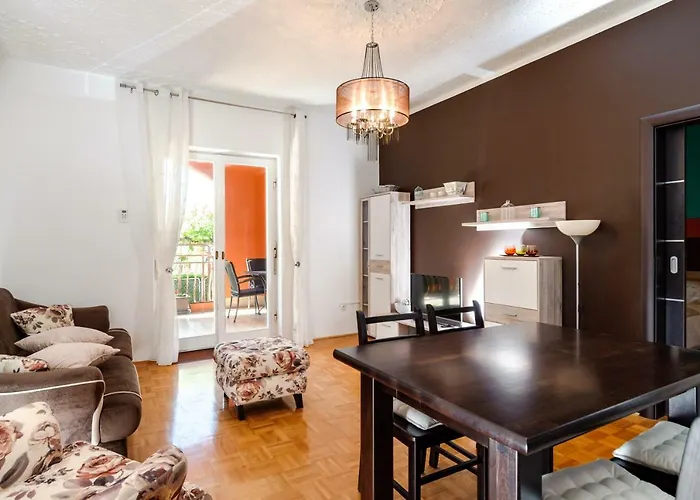 Yean Apartment Kastela