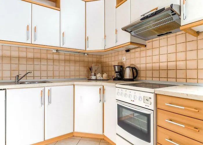 Yean Apartment Kastela
