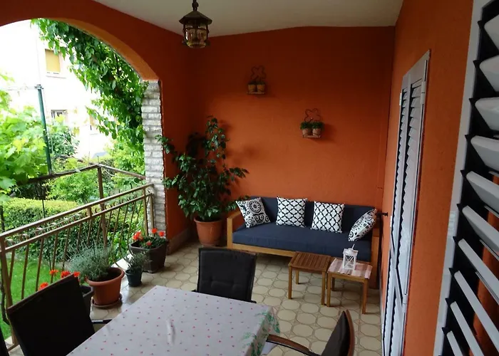Yean Apartment Kastela